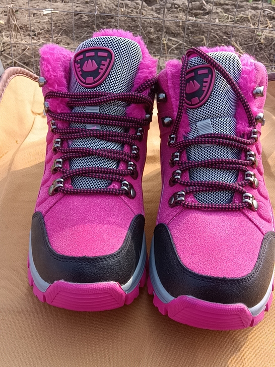 全新真皮大棉骆驼登山鞋35码！36码！37...