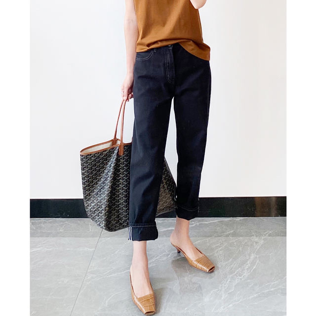 全新韩版牛仔裤 我当时买的159 现在掉价...