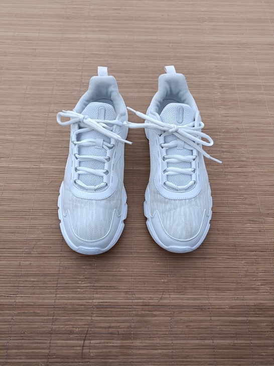 二手鸿星尔克43码运动鞋