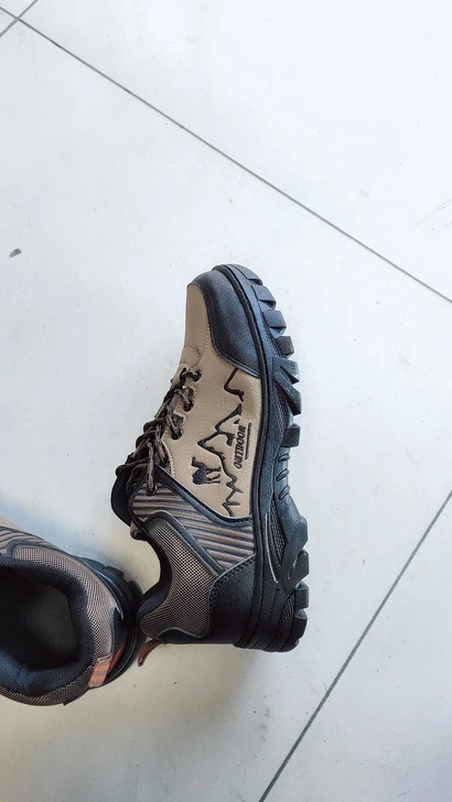 骆驼登山鞋，goretex防水面料，没穿着...