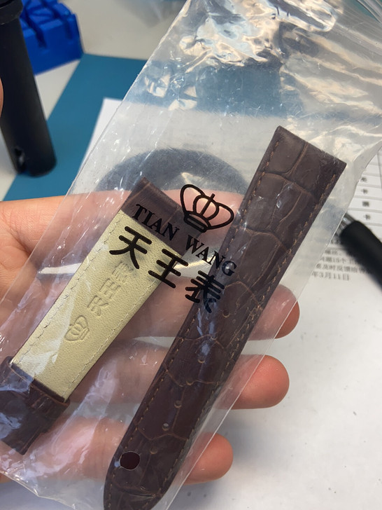 处理天王（全新）皮表带、68一条、如有需要...