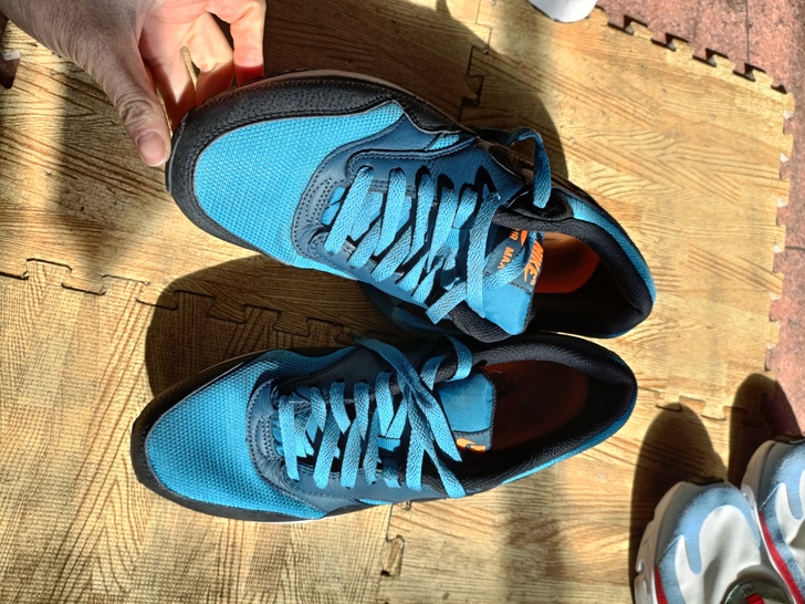 耐克男士运动鞋42.5码不议价包邮