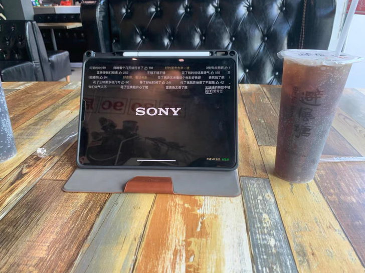 ipad2019款ipad7代送电容笔10.2英寸，插卡版，