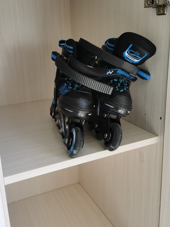 全新轮滑鞋50,上门自取!