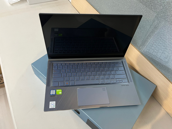 华硕灵耀Deluxe14