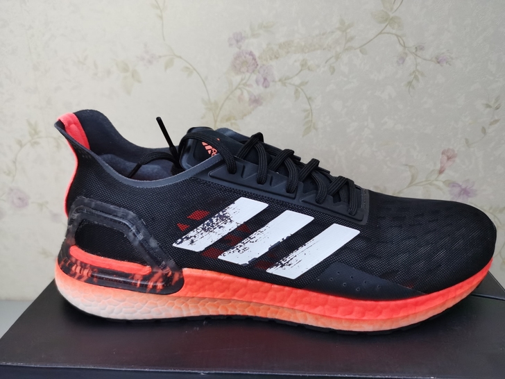 adidas阿迪达斯 ULTRABOOST...