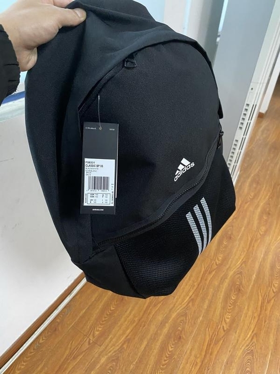 阿迪达斯Adidas