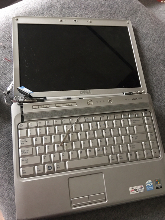 戴尔笔记本 ，实体店购买。看好再购买一经售...