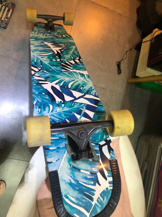 闲置滑板一个 四肢不协调 实在是玩不来 放...