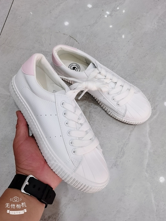 骆驼小板鞋全新正品35.36.37.39码