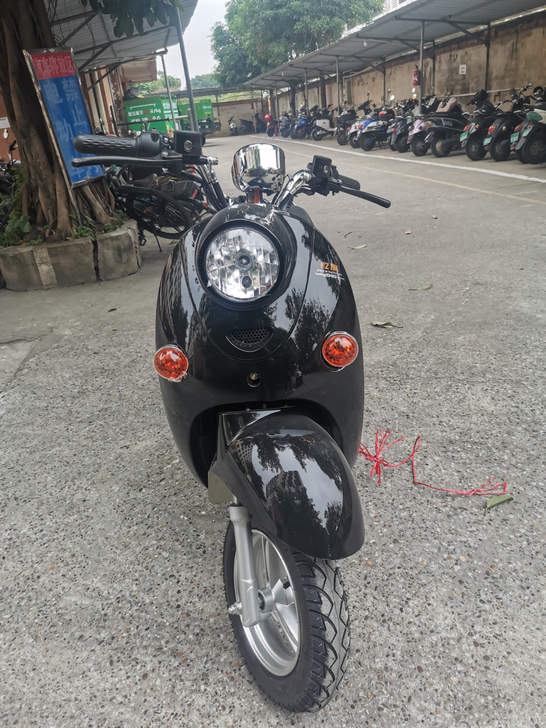 学生毕业了不用了，带小绿牌，双碟刹爱玛电动...