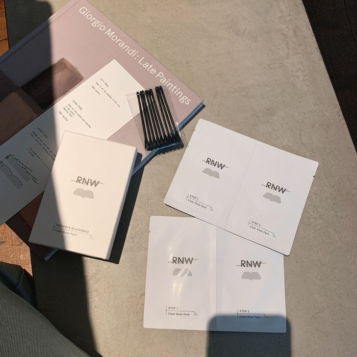 韩国RNW鼻贴女去黑头粉刺清洁控油收缩毛孔...