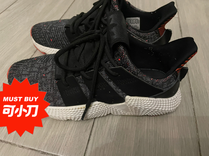 adidas女款运动鞋