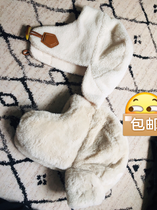 防寒保暖雷锋帽，去年冬天和姐妹去哈尔滨玩买...