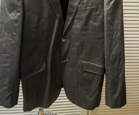 思莱德时尚男士西装 全新无吊牌，细节如图 ...