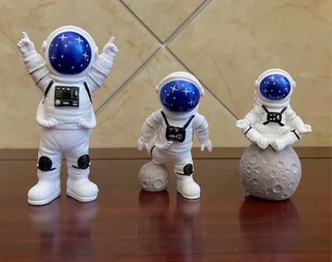 ((全新潮玩))宇航员摆件创意迷你车内装饰...