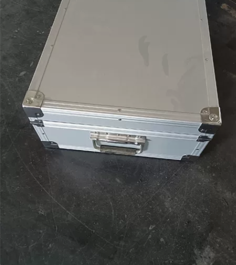 工厂库存大量闲置的全新纯铝塑板工具箱。因客...