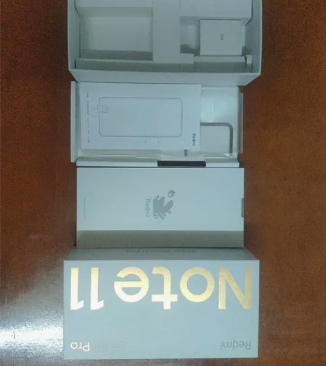 出售一个完整的手机包装盒，红米note11...