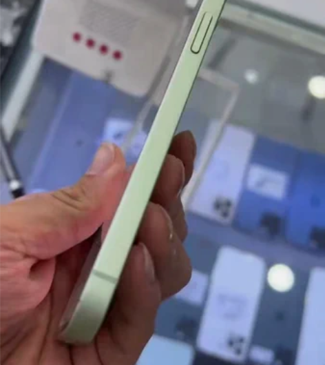 苹果12在保 纯原 不漏气电池97成色很完...