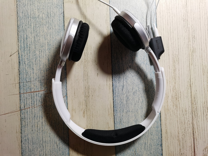 飞利浦头戴式耳机,自用闲置低价出。