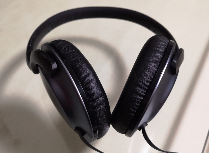 九成新飞利浦头戴式耳机SHL4805