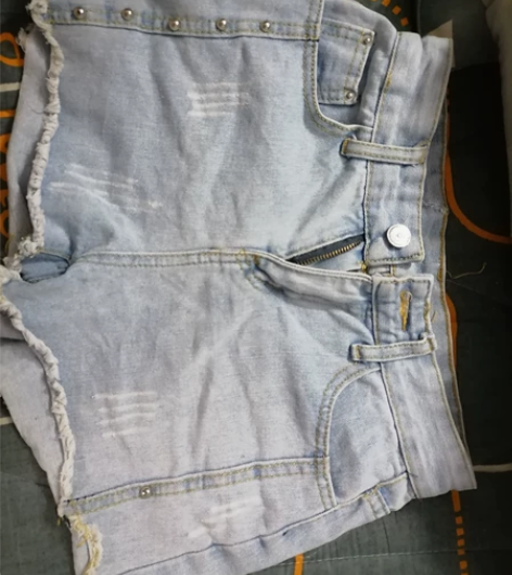 牛仔短裤女 S码全新 布料很可以的 没下水...