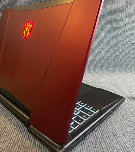 火影游戏本  15.5寸游戏本 外观如图 ...