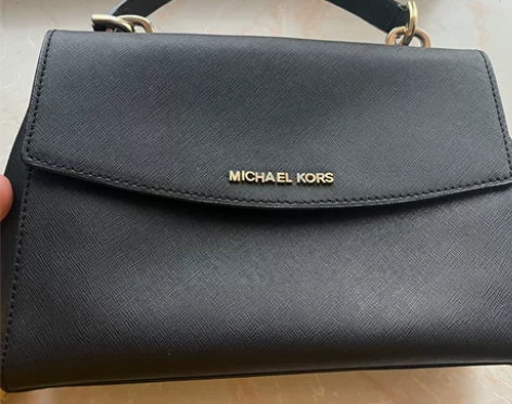 mk黑色，小号，用过 感兴趣的话点“我想要...