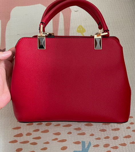 女士手提包红色，有肩带，仅结婚当天使用，可...