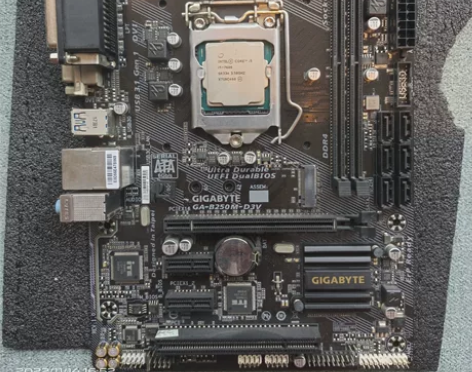 I5 7600 CPU 主板B250 感兴...