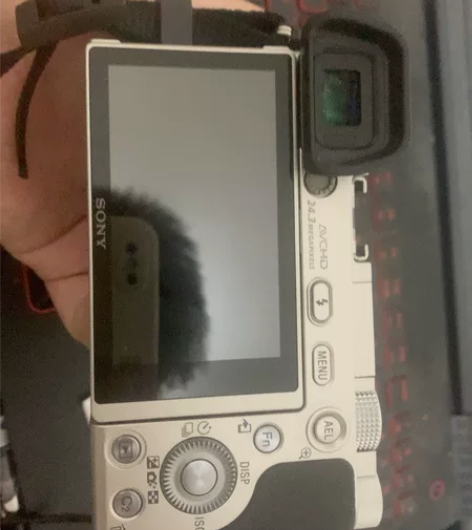 索尼a6000微单甩卖，就用过两次，几乎全...