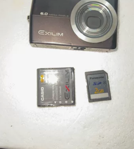 卡西欧z600数码相机 正常使用 成色如图...