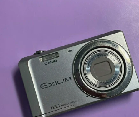 卡西欧zs6。 1610万高像素经典便携数...