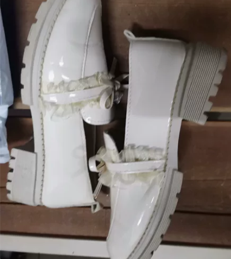 玛丽珍鞋38码～鞋底比较硬 介意深入～ 感...