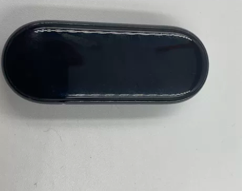 8成新小米手环6 系列 该手环使用磨损明显，油光划痕磕碰。...