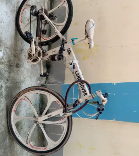 旧自行车一辆，放着占地，可折叠上地铁。一口...