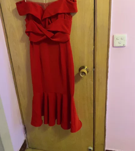 衣千亿 连衣裙 全红色礼服裙 仅上台领奖穿...