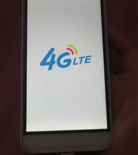 不知道是华为什么型号，屏幕没破，是膜 感兴...