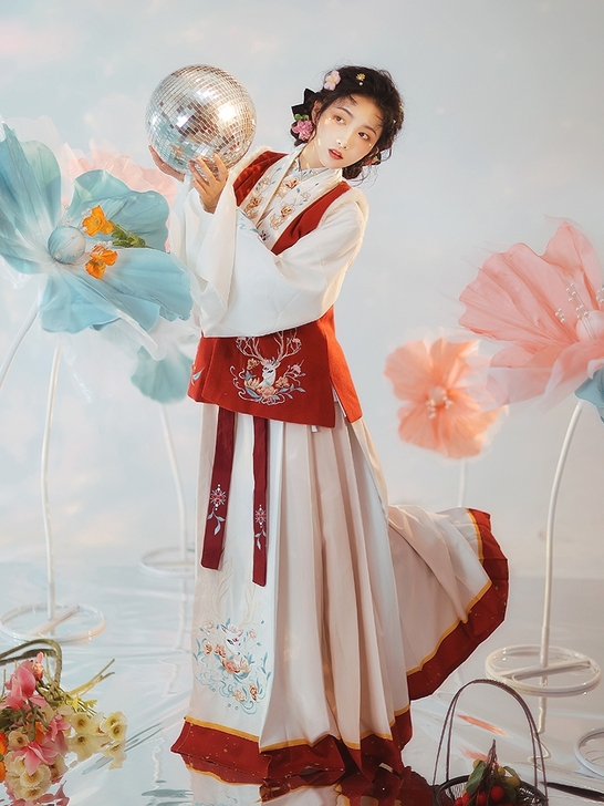 耀春林间鹿汉服女正品原创中国风明制比甲拜年...