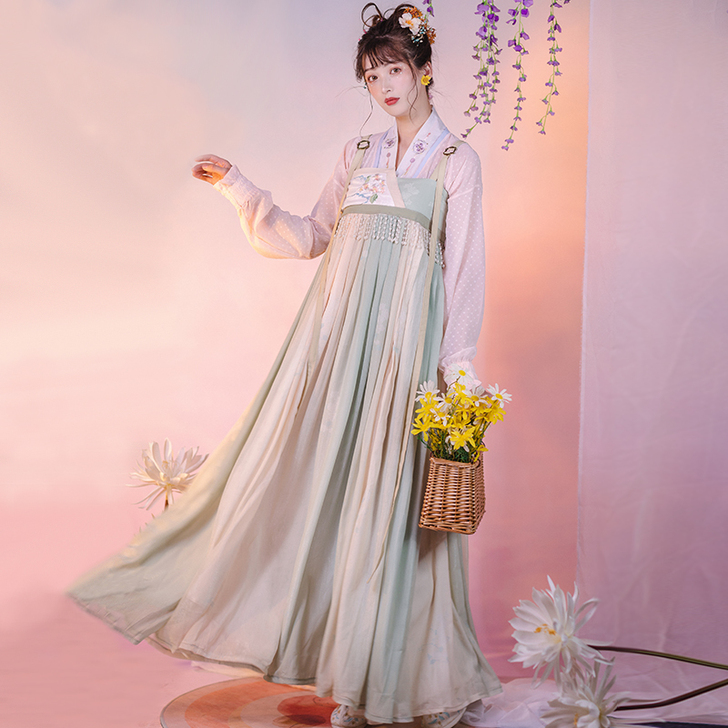 唐制改良汉元素齐胸襦裙，只穿过一次，尺码S...