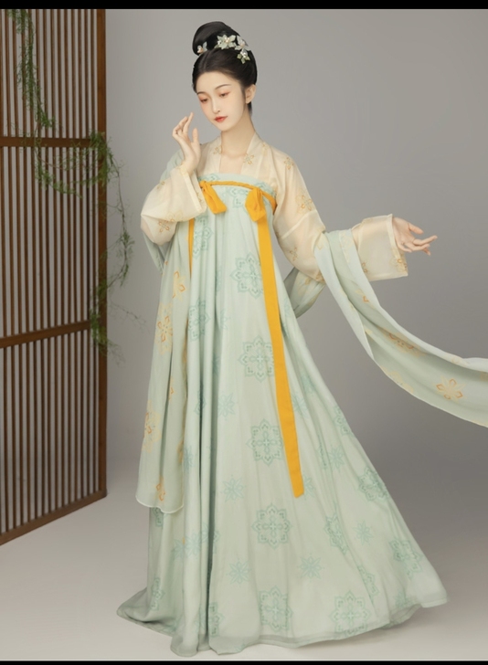 汉服忆长安s码,几乎全新,不是正我吃啦