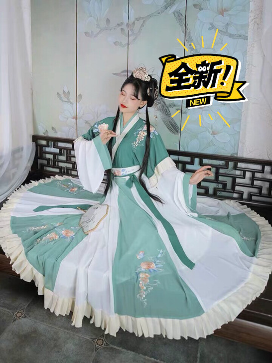 衣服全新  吊牌都还在