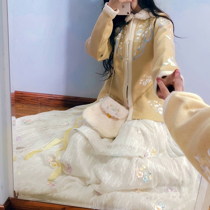 汉服全新M码 明制立领汉服女毛呢加厚外套古...