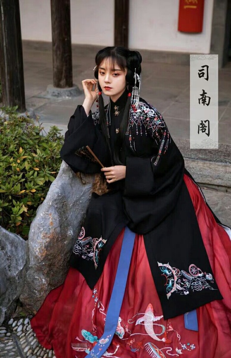 汉服退坑急售-司南阁风垂璎珞黑色