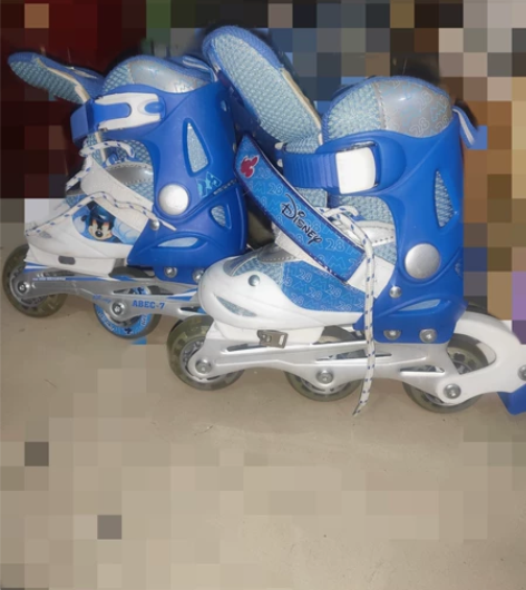 儿童旱冰鞋31-34码 买来只穿过一次 孩...