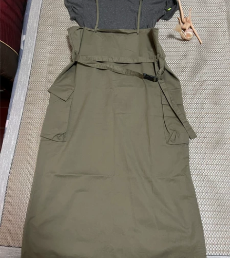 工装风裙子 +T恤 130斤都能穿 感兴趣...