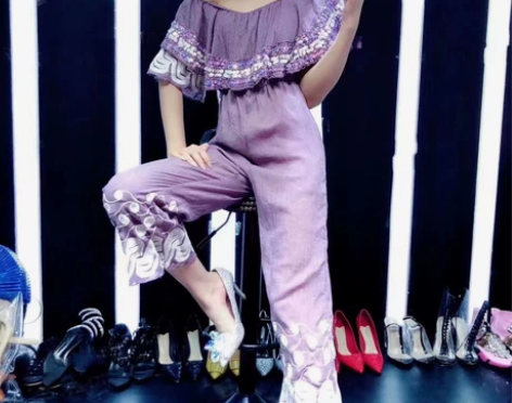 全新连体裤 宽松款不挑胖瘦 水晶串珠很重工...