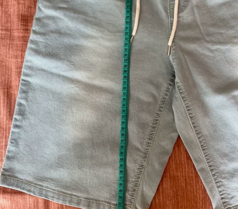 MJstyle浅蓝牛仔短裤，不是全新的，拍...