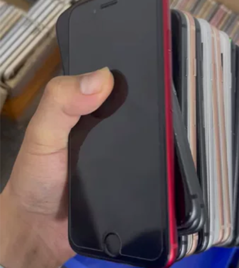 苹果8 64 无指纹 工作机 无锁可刷机还...