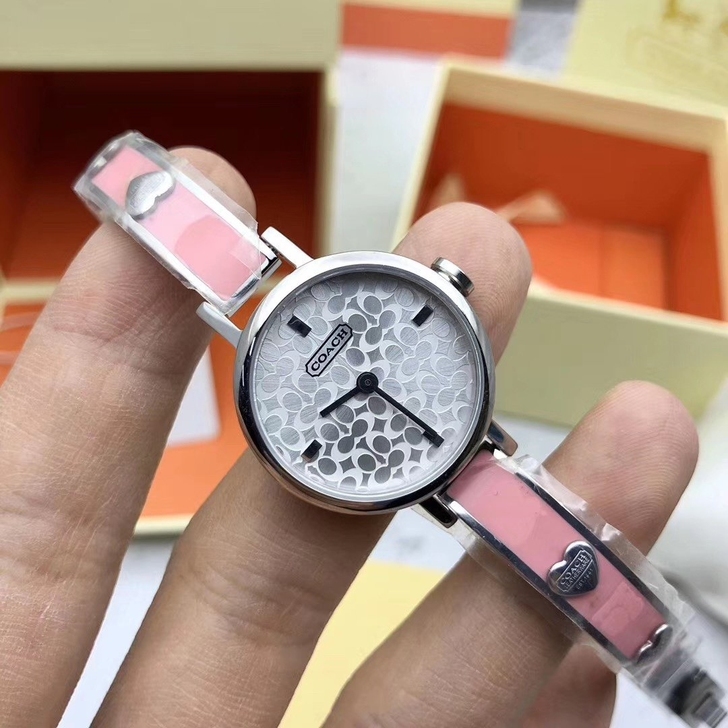 零利亏本蔻驰腕表